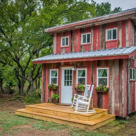 Cozy Cabin Little Red Hen 12 Min To Magnolia Waco Exterior photo