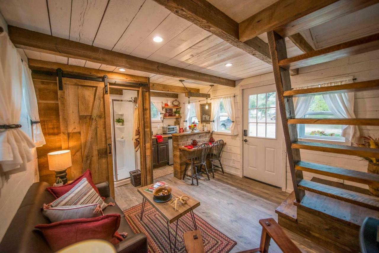 Cozy Little Red Hen 12 Min To Magnolia * Waco